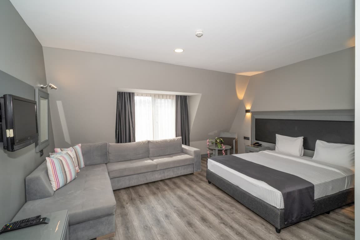 Luxury Accommodation - image 3