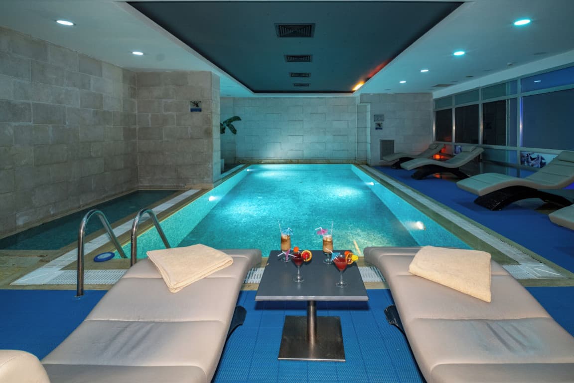 Luxury Accommodation - image 7